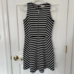 Size 6 Womens Black/ White A Line Dress Zip Up